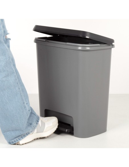 Cubo de basura Curver Compatta 25L gris | Distria