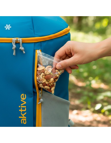 Mochila nevera isotérmica 8L azul con bolsillos Aktive | Distria
