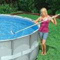 Cepillo curvado para paredes - Mantenimiento piscinas | Distria.com