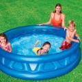Piscina infantil hinchable Intex, redonda y de color azul | Prepárate con Distria para un verano inolvidable en casa